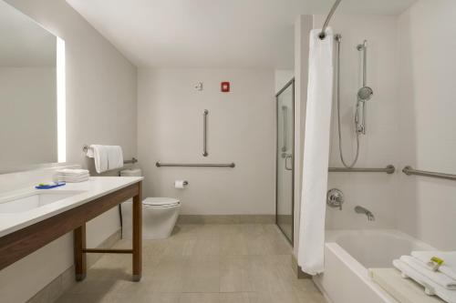 2 bedrooms, 3 beds