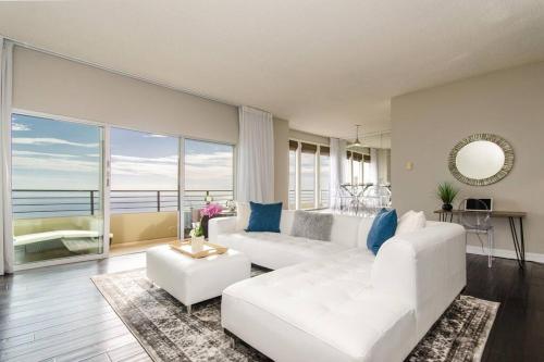 SURF-N-SAND 2-Bedrooms, MALIBU in Malibu