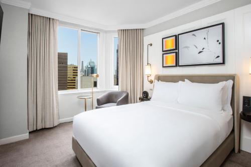 Deluxe Queen Room with City View
