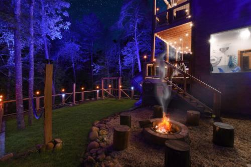 Heated Indoor Pool Theater Outdoors Gameroom - image 9