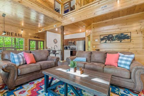 Heated Indoor Pool Theater Outdoors Gameroom - main image