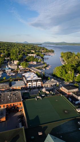 Magog-Orford Hotels
