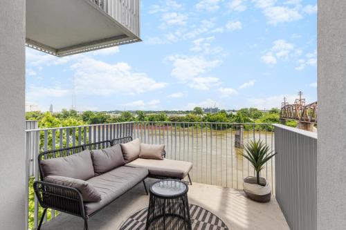 River View High-End Condo with Private Patio and FREE Parking in Nashville, USA