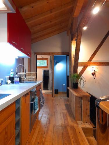 Konyha, Demi-chalet à la montagne (Demi-chalet a la montagne) in Chevenoz