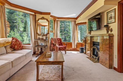 Everline Resort & Spa 701 & 703, Olympic Valley (foto 7)