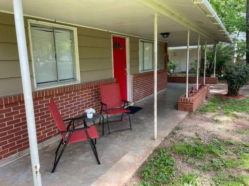 Home Sweet Home For Friends & Family Very Spacious in Decatur
