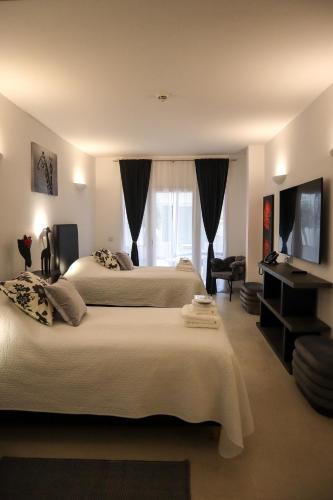 2 twin beds