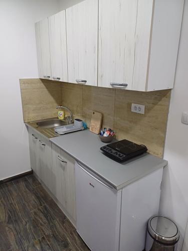 Prenoćište SILVER LUX Srebrno Jezero