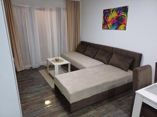 Prenoćište SILVER LUX Srebrno Jezero