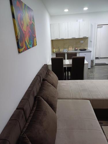 Prenoćište SILVER LUX Srebrno Jezero