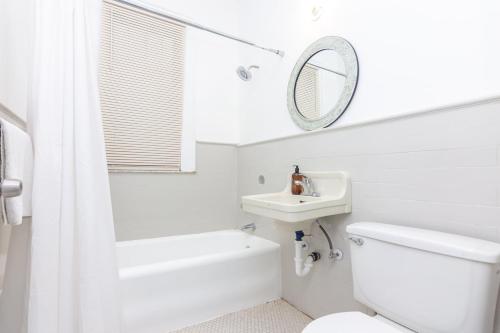 2-BDRM -Heart Wynwood & Edgewater- Private Parking in Miami, USA