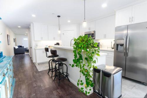 National City Gem 3BR & 2 BT Sleeps 8 in National City, USA