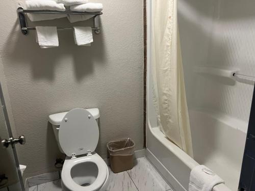 Motel 6 Tulsa OK Airport - image 11