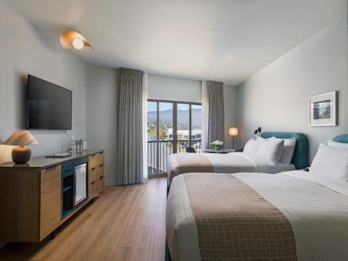 . Acqua Hotel