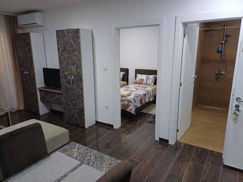 Prenoćište SILVER LUX Srebrno Jezero