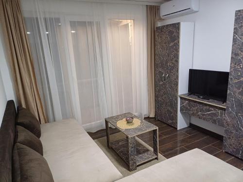 Prenoćište SILVER LUX Srebrno Jezero