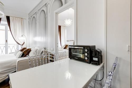 NEXT TO BVLGARI HOTEL - RomeDreamHome, Roma (foto 10)