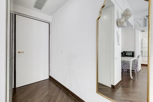 NEXT TO BVLGARI HOTEL - RomeDreamHome, Roma (foto 8)