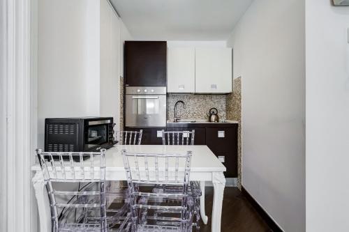 NEXT TO BVLGARI HOTEL - RomeDreamHome, Roma (foto 9)