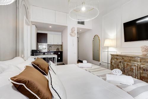 NEXT TO BVLGARI HOTEL - RomeDreamHome, Roma (foto 4)