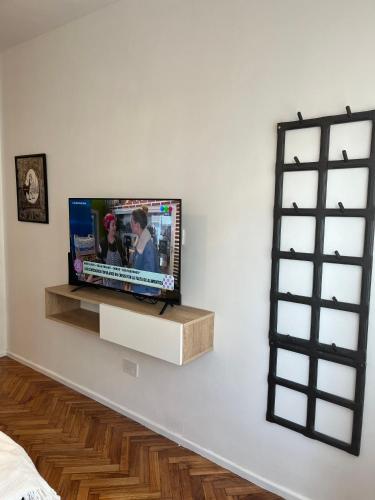 One-Bedroom Apartment image 9