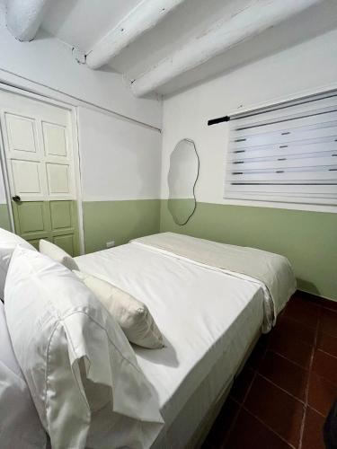 Double Room image 2