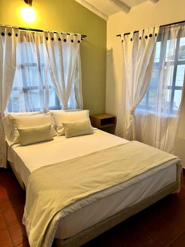 Double Room with Balcony image 1