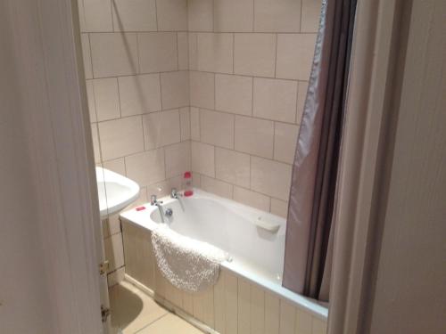 Minster Garth Guest House - image 6