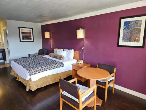 Fullerton Inn - image 10