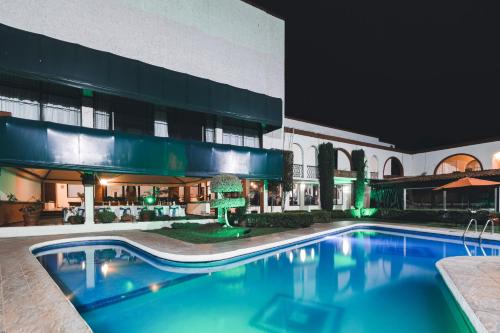 Úszómedence, Hotel & Suites Villa del Sol in Morelia