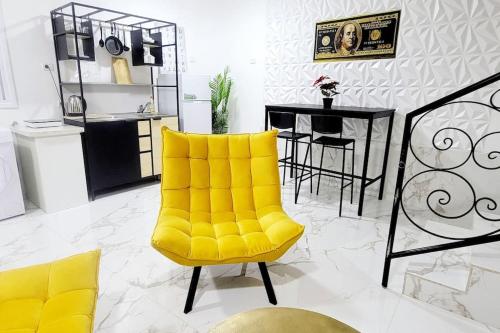 Konyha, Beautiful Apartment in Ramat Gan next to SHEBA Hospital near Ben Gurion repülőtér