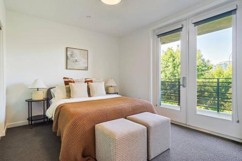 Near Beverly Center Luxury 2BD Apartment