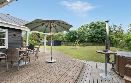 Exterior view, 3 Bedroom Cozy Home In Tarm in Hemmet