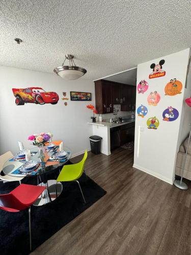 Mario, Disney & not themed Loft Universal Studios 10min loft apartment, Los Angeles (photo 2)