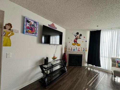 Mario, Disney & not themed Loft Universal Studios 10min loft apartment, Los Angeles (photo 4)