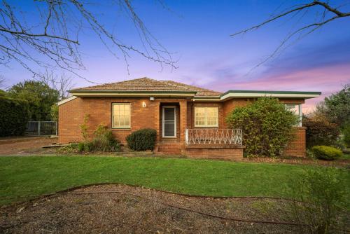 3-Bed Family Haven with Garden & BBQ Area photo 4