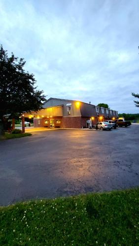 PATRIOT INN – Spencer, IN