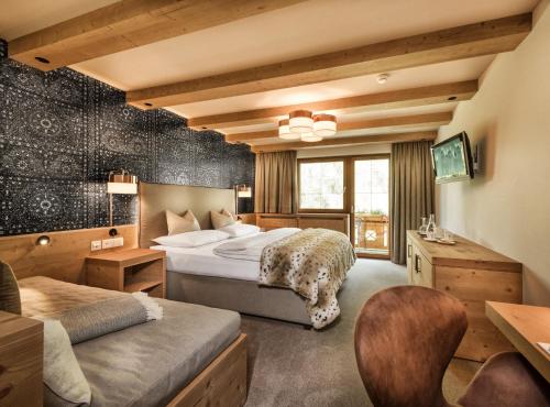 Superior Triple Room