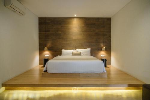 Kamala Plantation View Villa 10 Bedrooms With a Private Heated Infinity Pool and a Billiard Table, Bandung