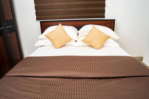 H2O Residences Colombo -2BR Managed Service Apartment at Oval View by Dr Nalin - image 8