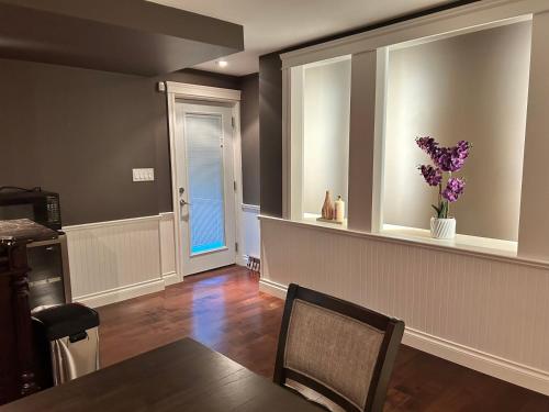 North Vancouver Lynn Valley Two Bedrooms Suite in North Vancouver, Canada
