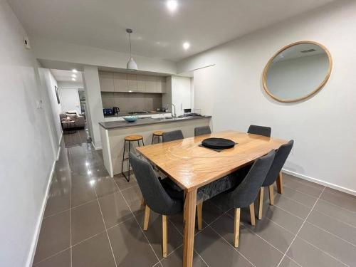 Tasha's Apartments - St Clair in West Lakes