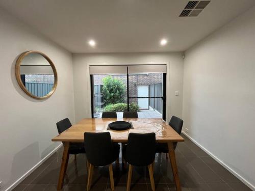 Tasha's Apartments - St Clair in West Lakes