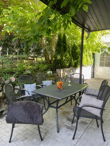 ระเบียง/ชานเรือน, Apartmány Hrázní (Apartmany Hrazni) in คนินิชคี