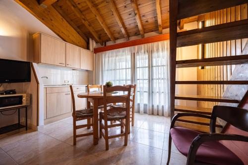 Aparthotel les Corts - main image