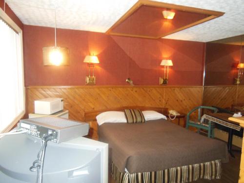 Motel Le Paysan in Riviere-des-Prairies-Pointe-aux-Trembles