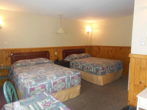 2 double beds