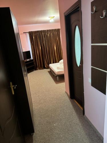 Double Room with Private Bathroom image 9