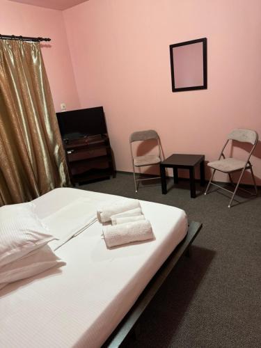 Double Room with Private Bathroom image 7