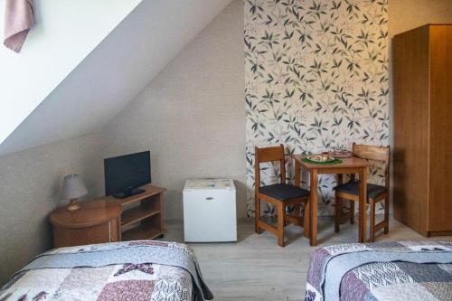 2 twin beds